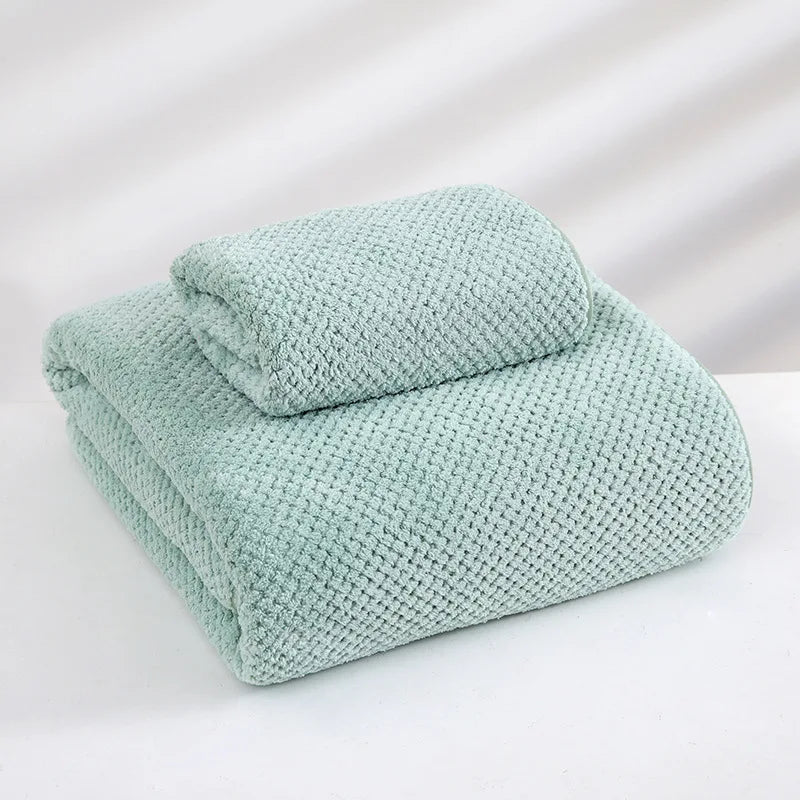Large Bath Towel, Thickened Absorbent Coral Fleece Towel